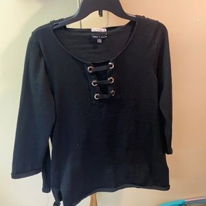 Women’s black 3/4 sleeve sweater